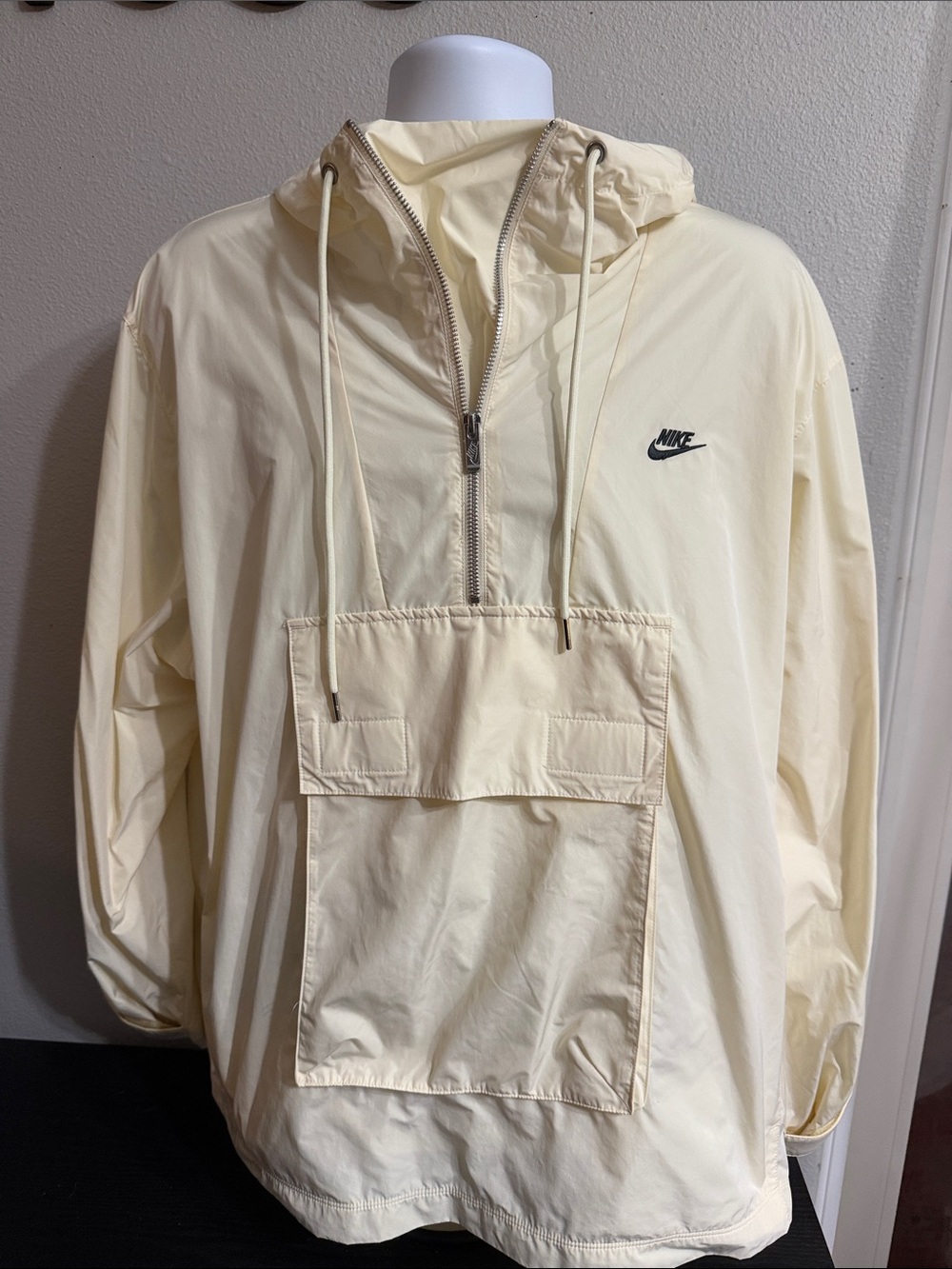 Nike Men’s Pale Cream Pullover Windbreaker Anorak